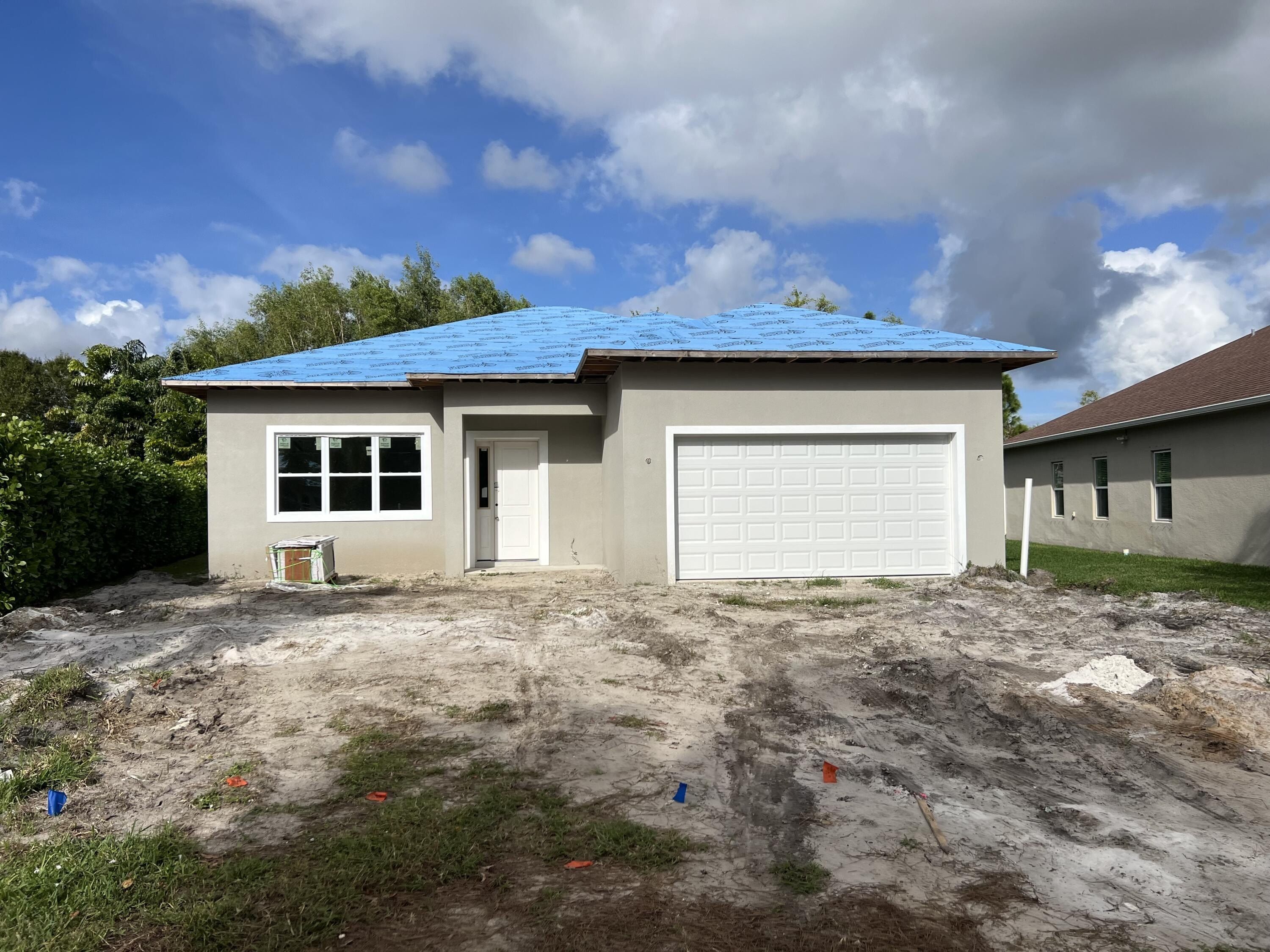 675 Ne Moss Rose Place. Port Saint Lucie, FL 34983