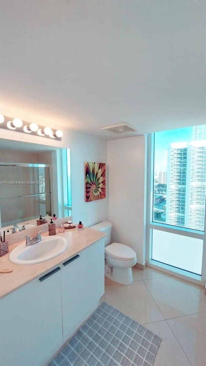 16699 Collins Ave. Sunny Isles Beach, FL 33160