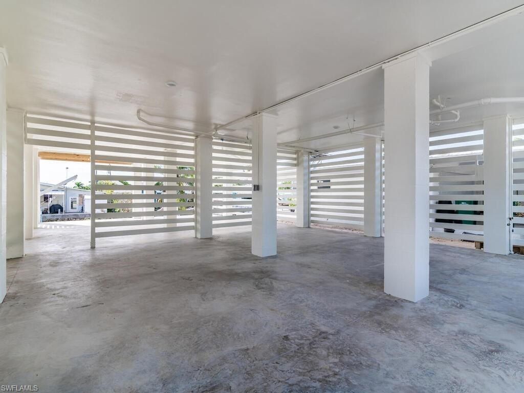 542 Coconut Ave. Goodland, FL 34140