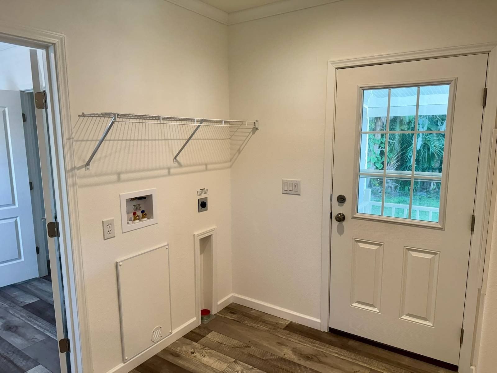 843 East Colonial Circle. Daytona Beach, FL 32117