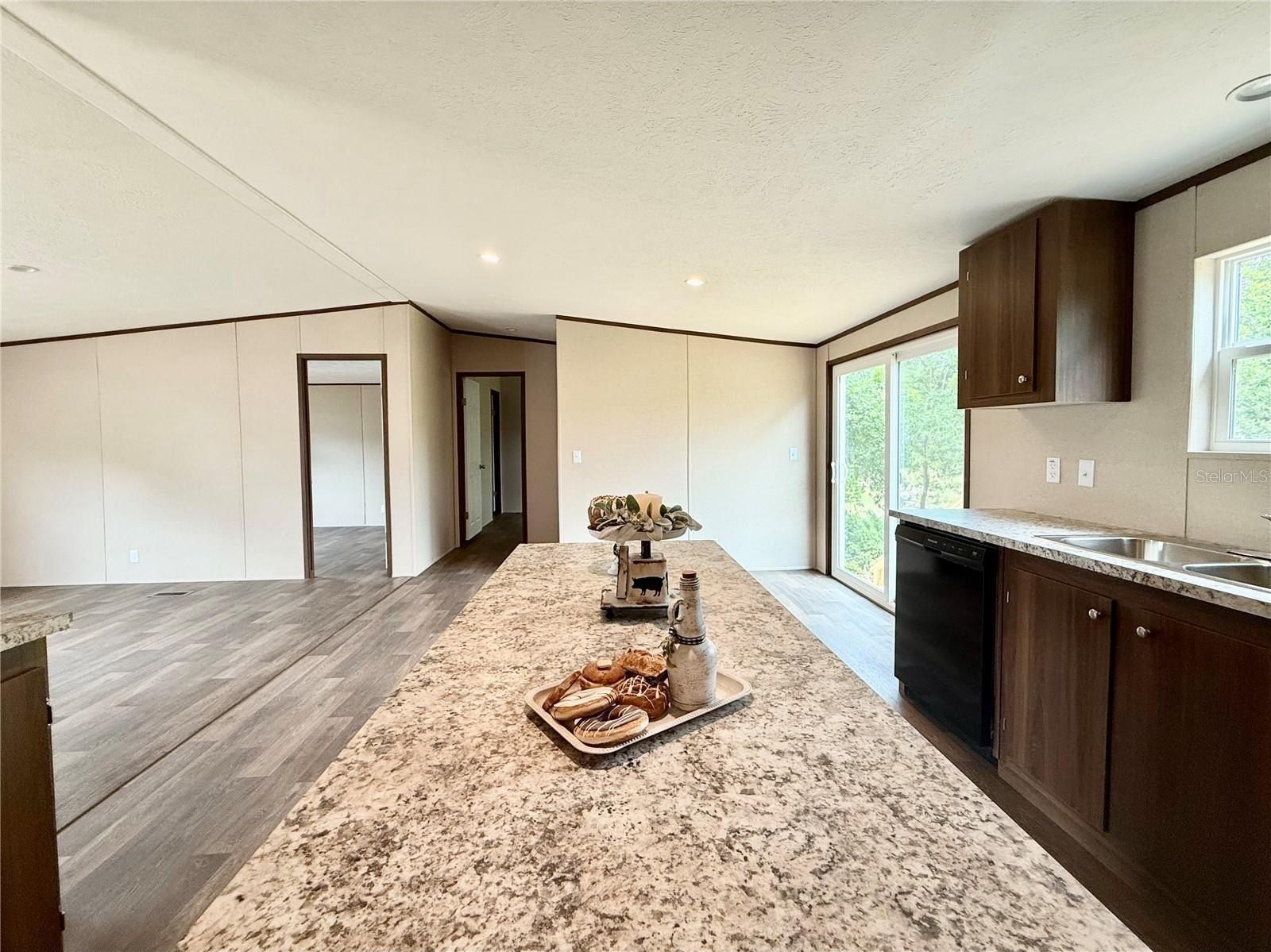 43740 Sunset Drive. Paisley, FL 32767