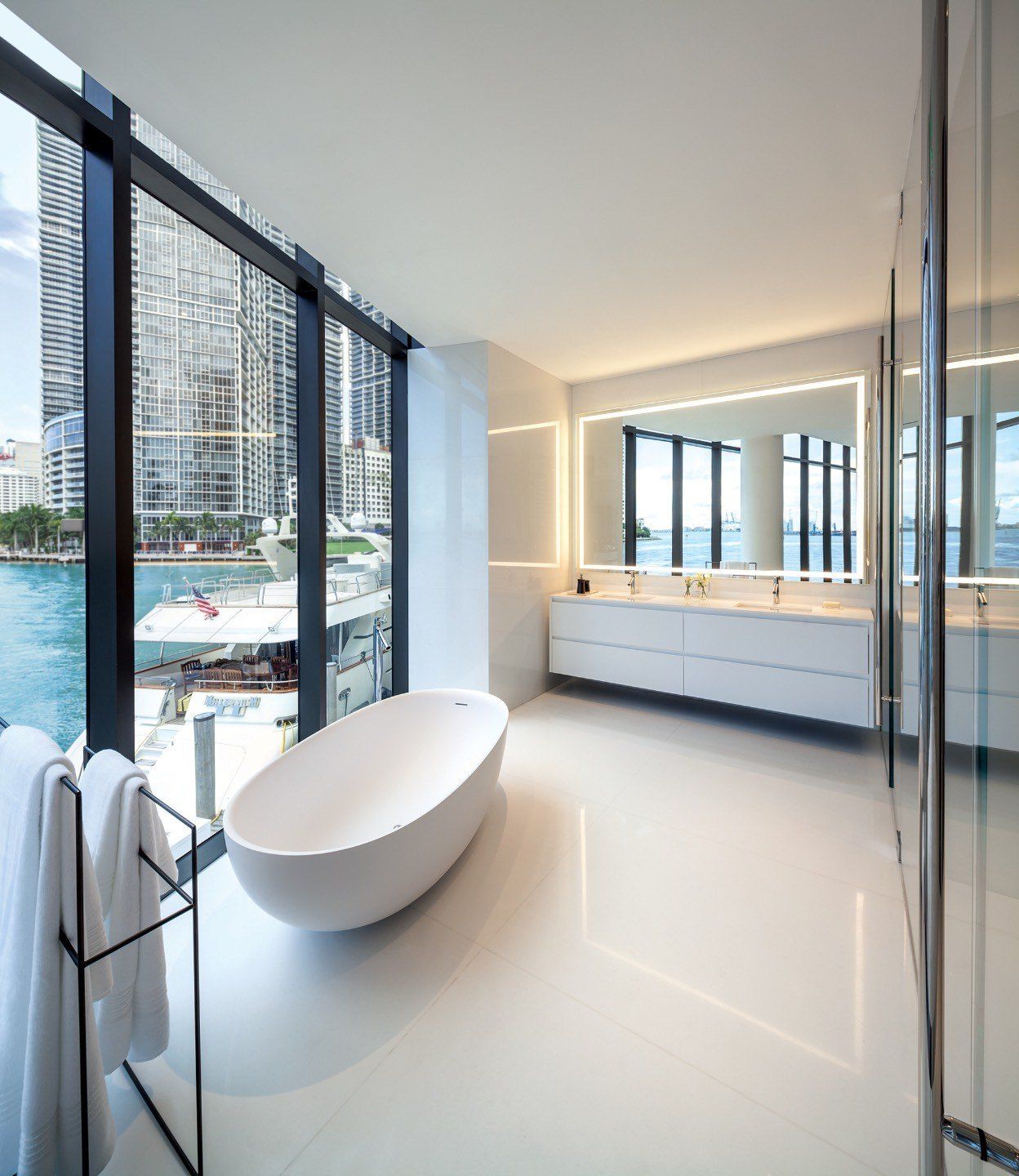 300 Biscayne Blvd. Miami, FL 33131