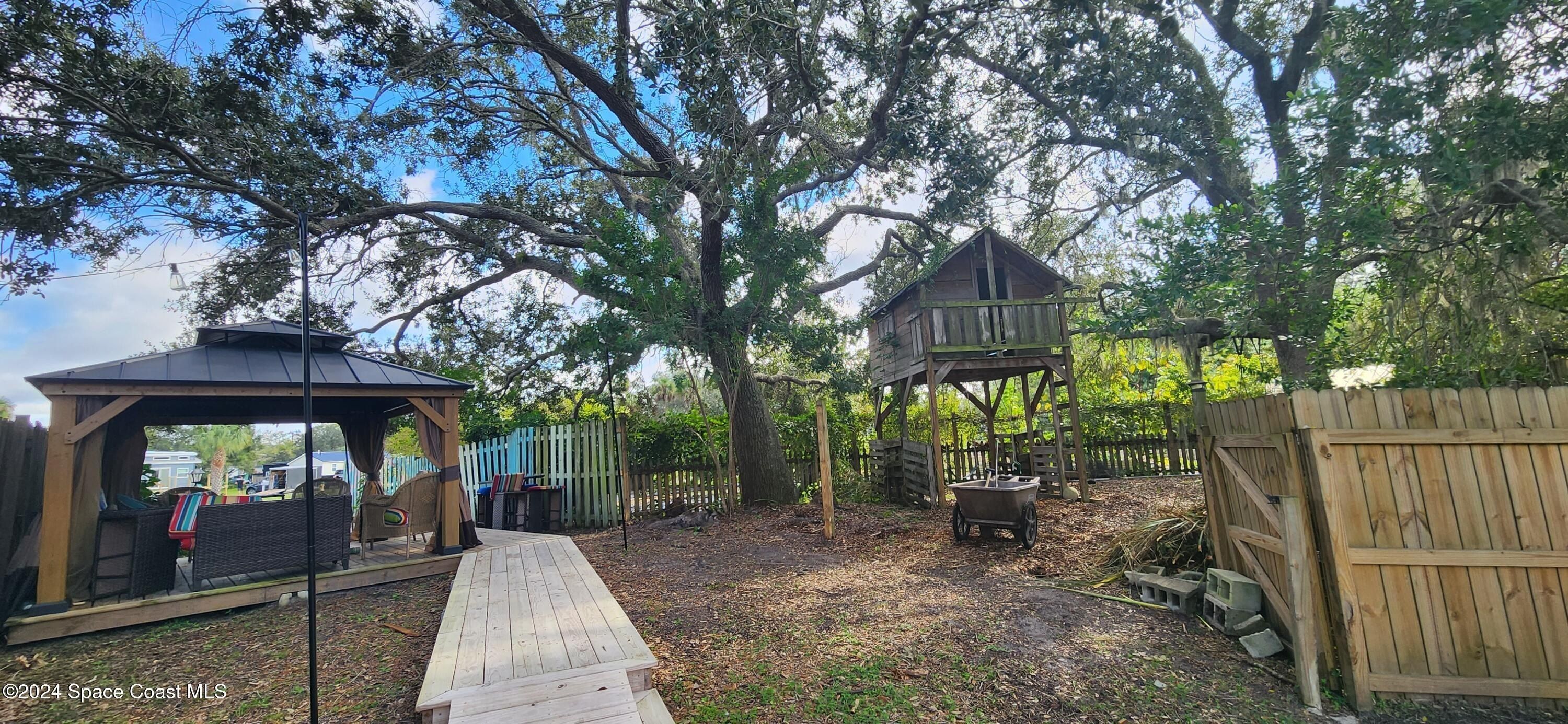 205 Flamingo Drive. Cocoa, FL 32926