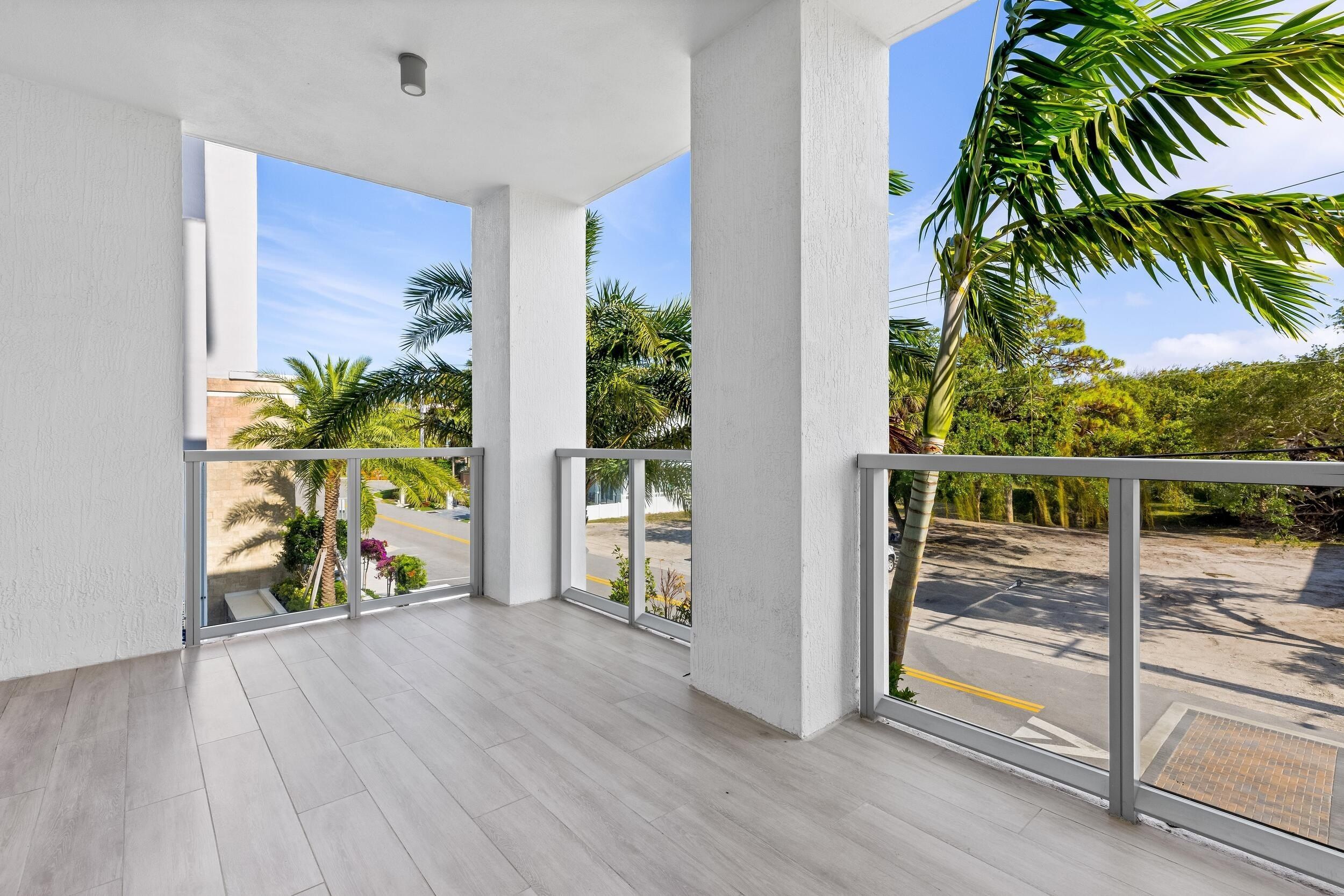 475 E Royal Palm Road. Boca Raton, FL 33432