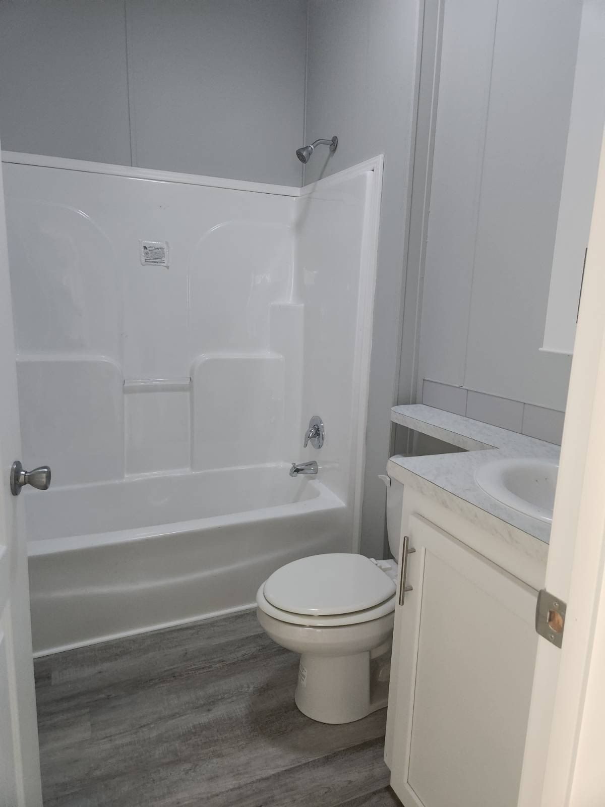 2525 Gulf City Road. Ruskin, FL 33570