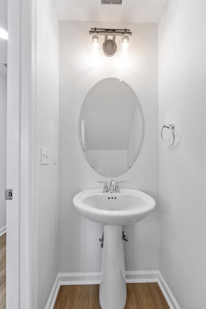 2852 Mews Landing. Tallahassee, FL 32308