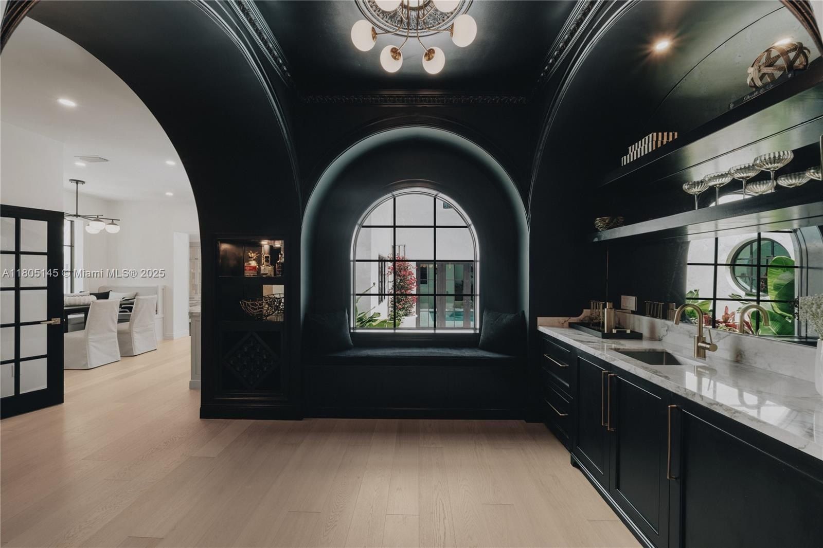 549 Ne 59Th St. Miami, FL 33137