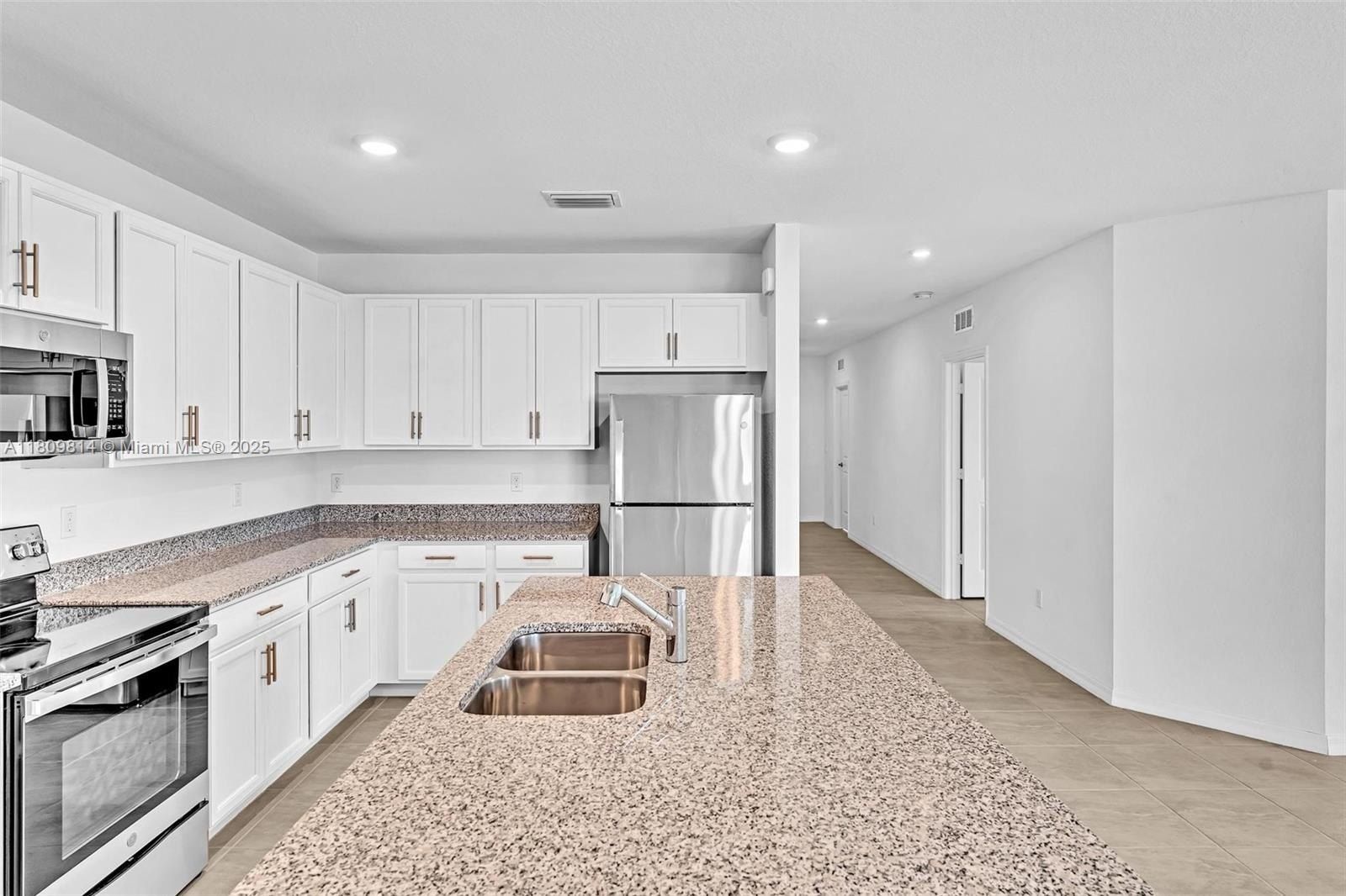 2033 Sw Castinet Ln. Port Saint Lucie, FL 34953