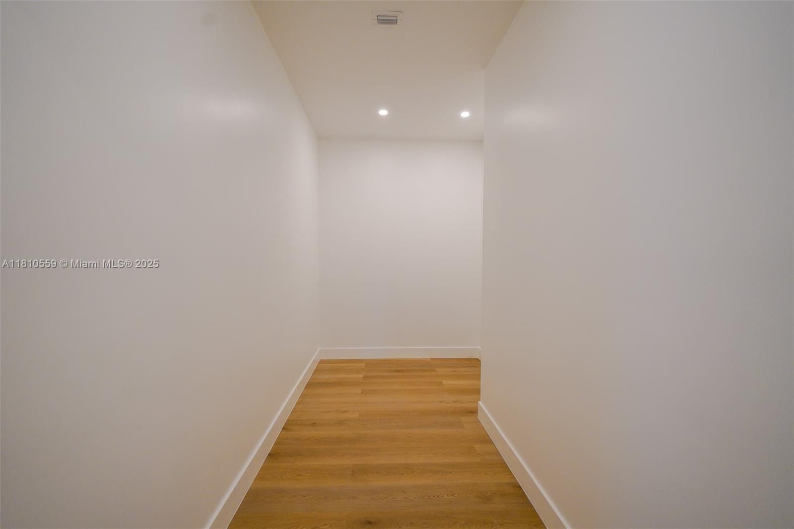 112 Nw 24Th Ct. Miami, FL 33125
