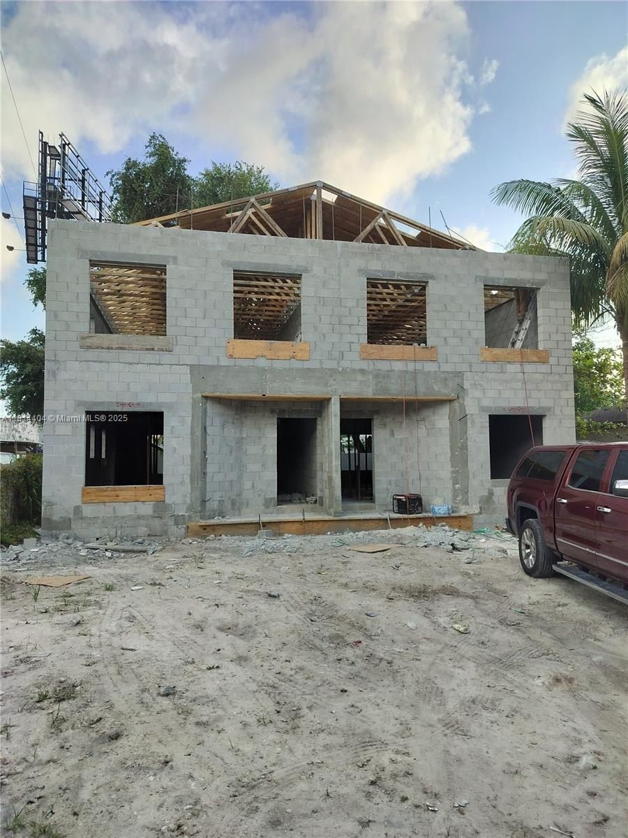 1629 Nw 40Th St. Miami, FL 33142