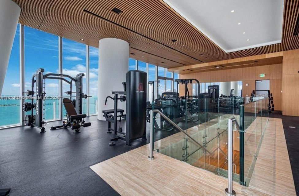 300 Biscayne Blvd Way. Miami, FL 33130