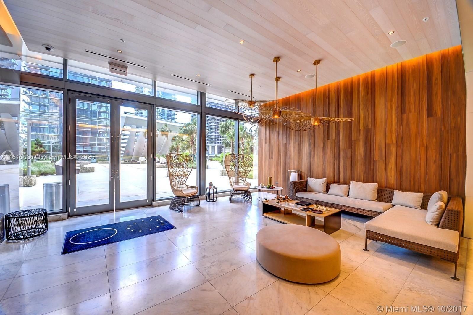 88 Sw 7Th St. Miami, FL 33130