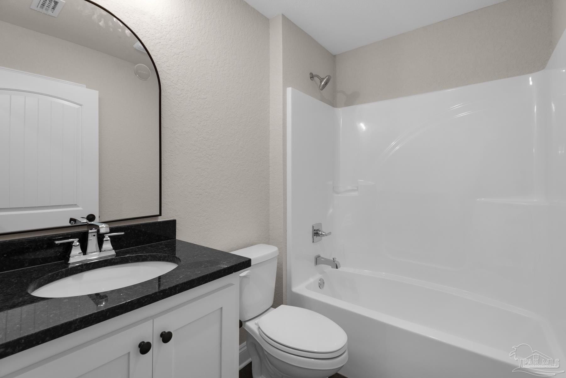 7925 Twin Lake Dr. Milton, FL 32583