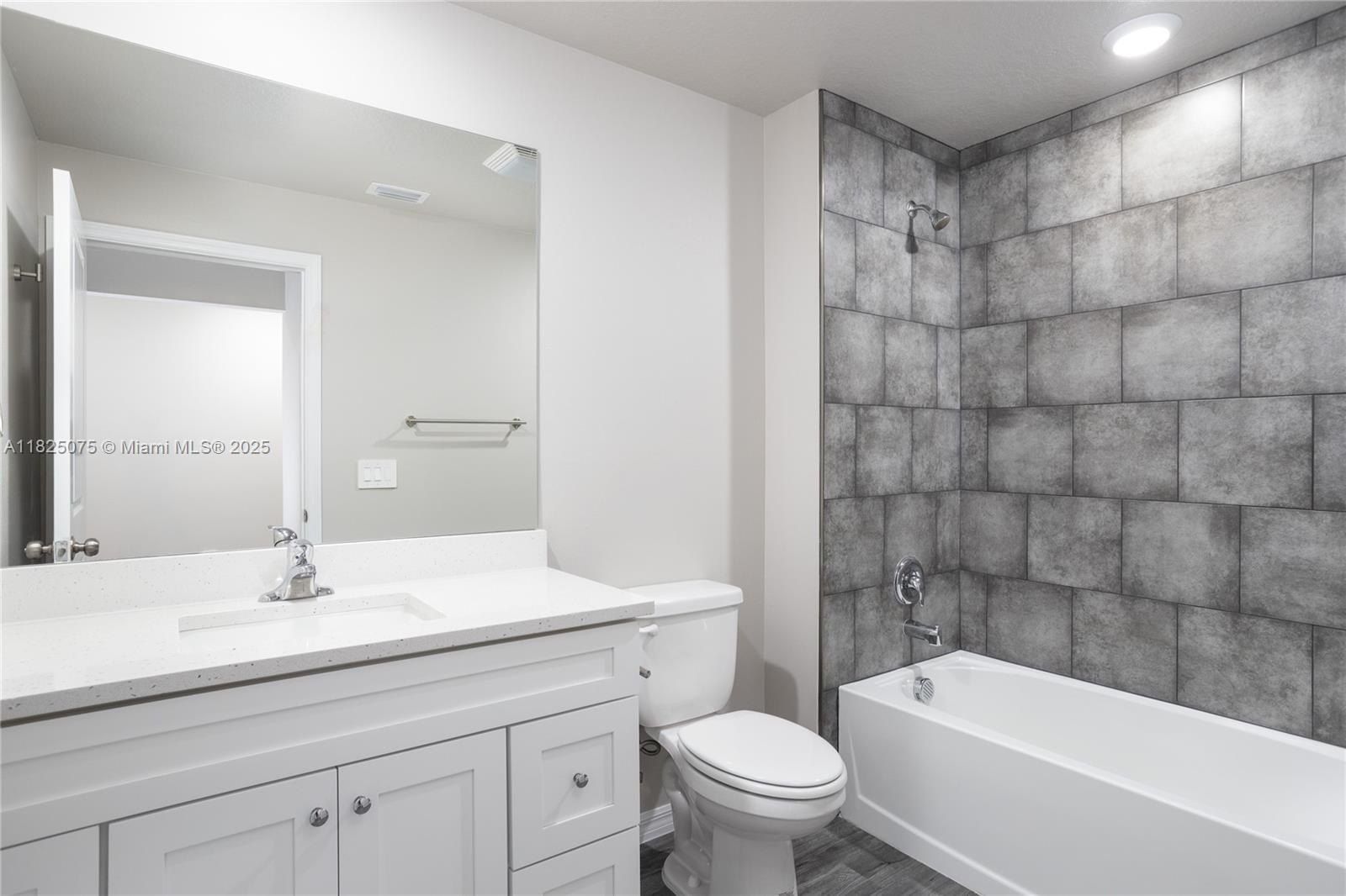 901 Brickell Street Se. Palm Bay, FL 32909