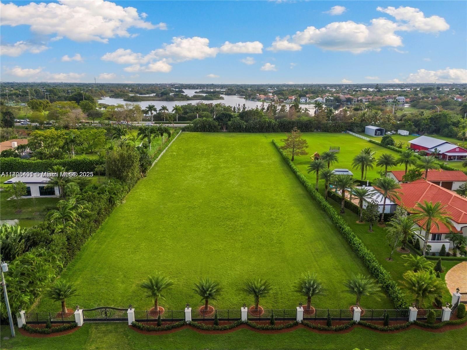 70 Sw Pl. Southwest Ranches, FL 33331