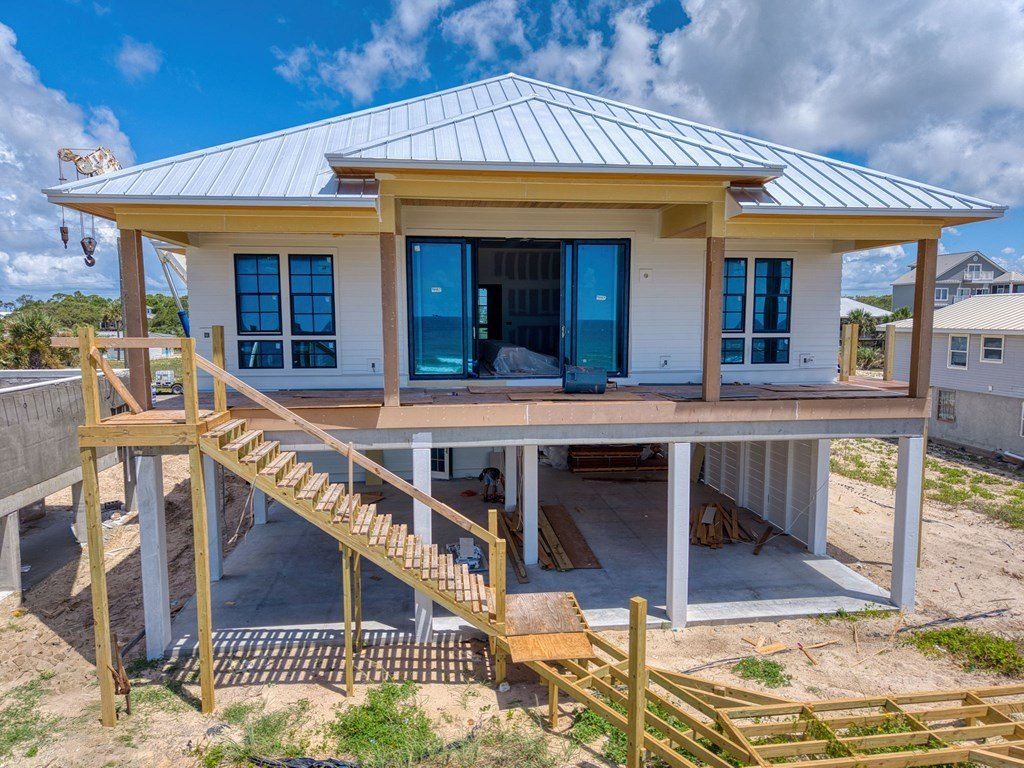 424 E Gorrie Dr. Eastpoint, FL 32328