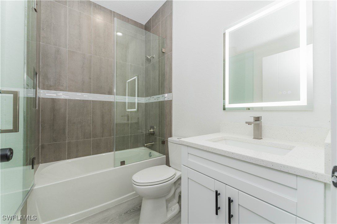 8304 Lena Court. Labelle, FL 33935