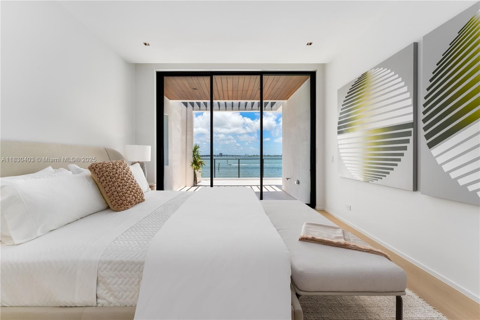 1045 N Venetian Dr. Miami, FL 33139