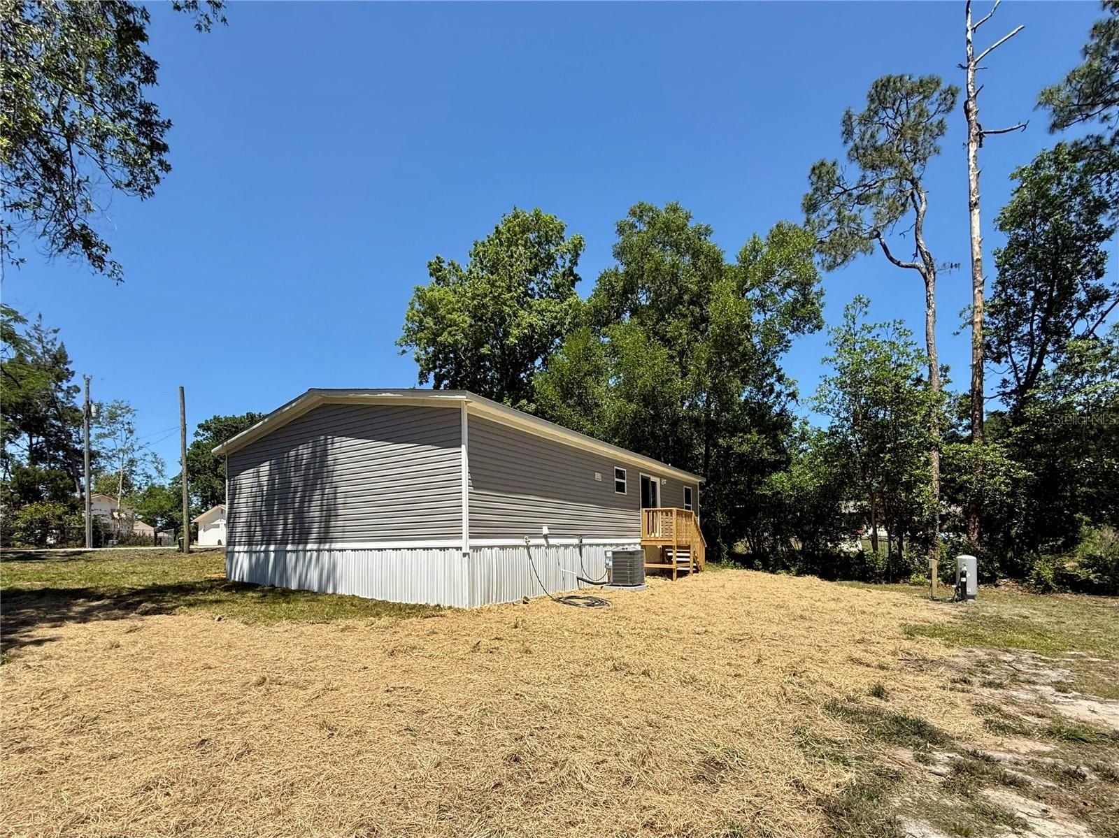 43740 Sunset Drive. Paisley, FL 32767