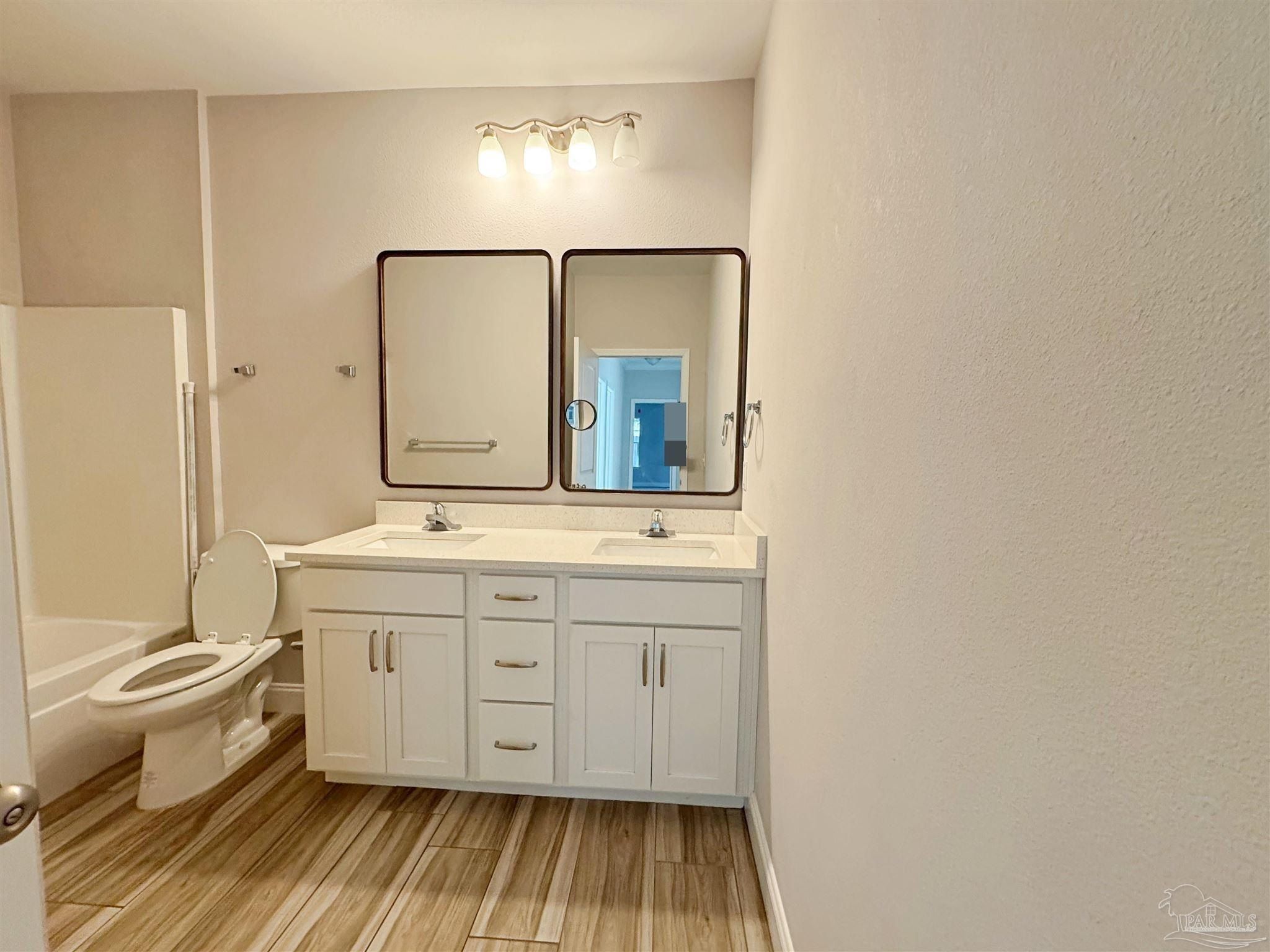 420 Little John Ct. Mary Esther, FL 32569