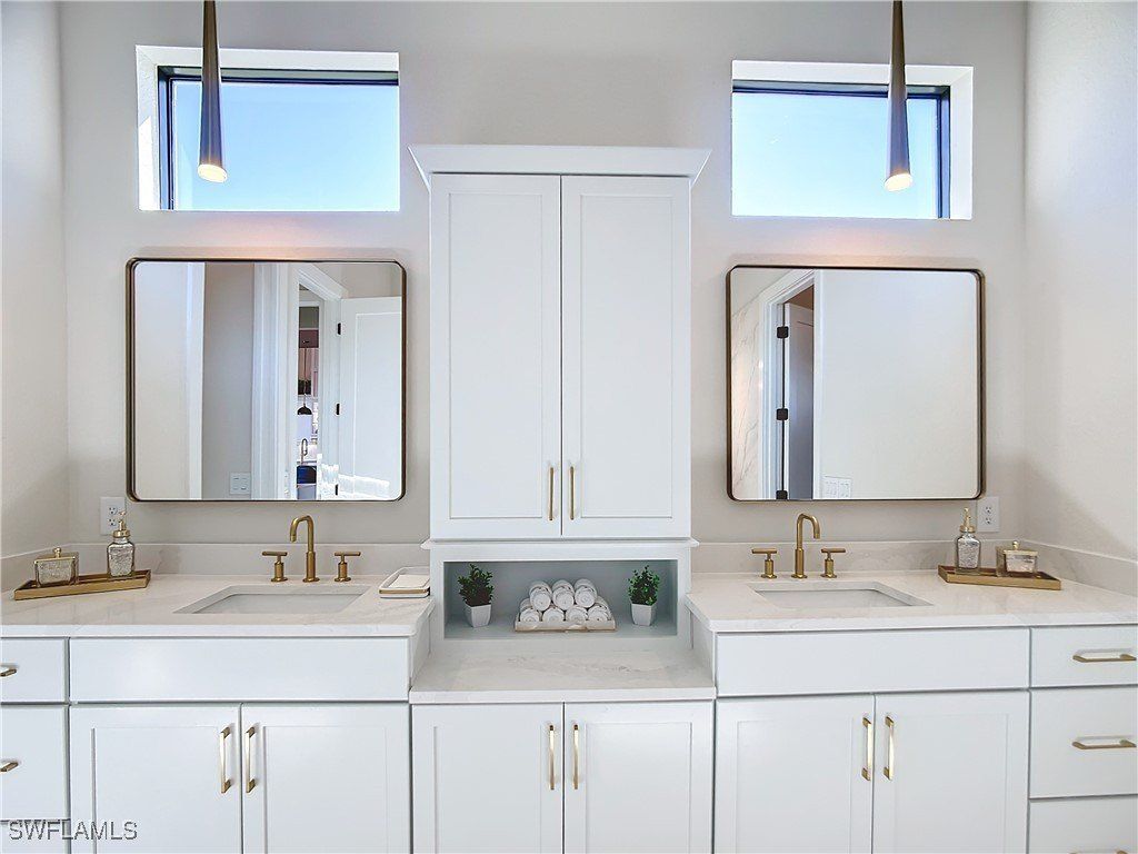 4217 Nw 20Th Street. Cape Coral, FL 33993