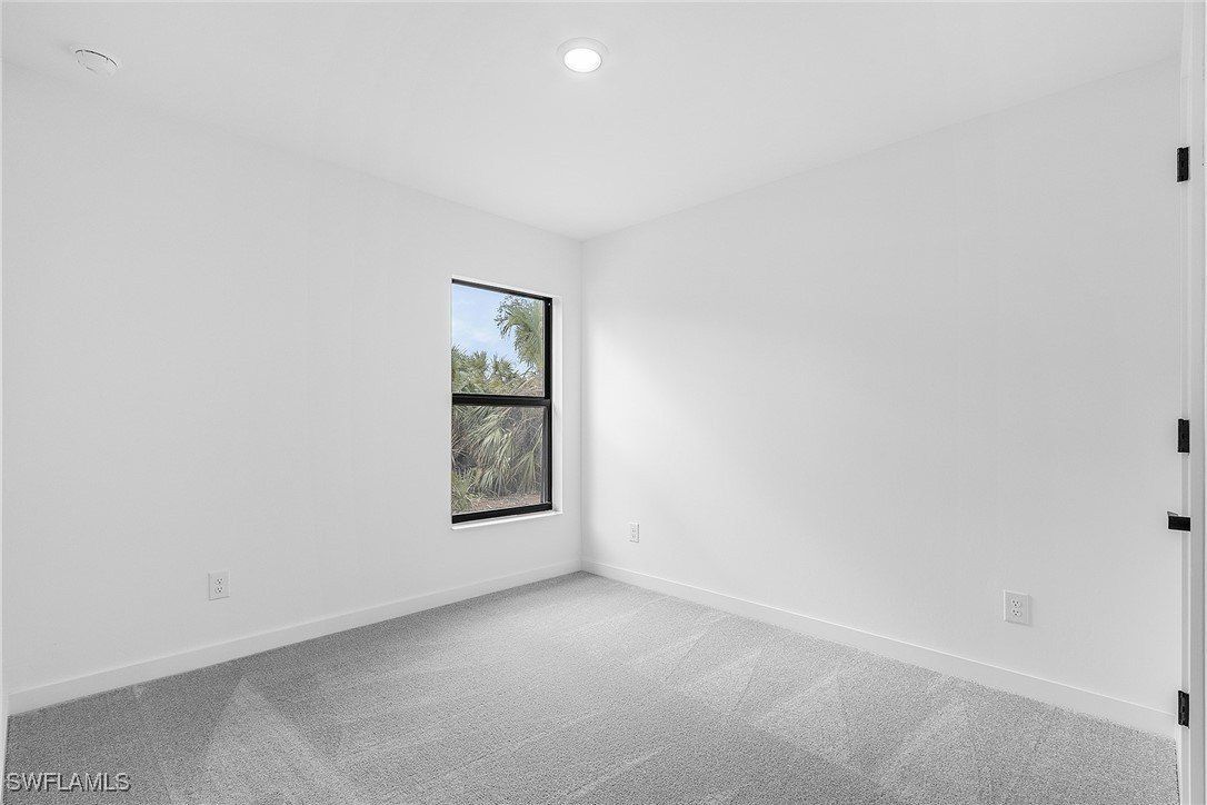 816 Gen D Macarthur Avenue. Labelle, FL 33935