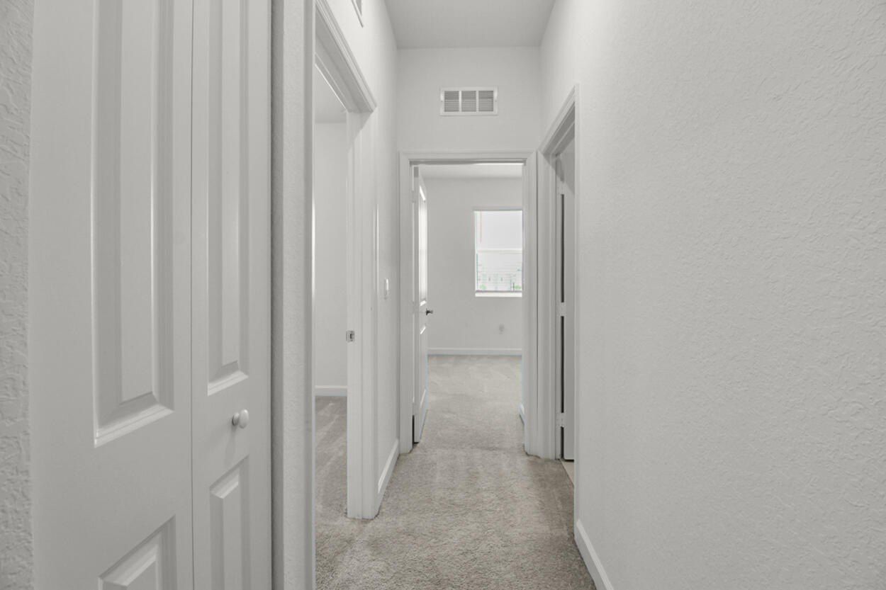 640 Se Lk Fls Street. Port Saint Lucie, FL 34984