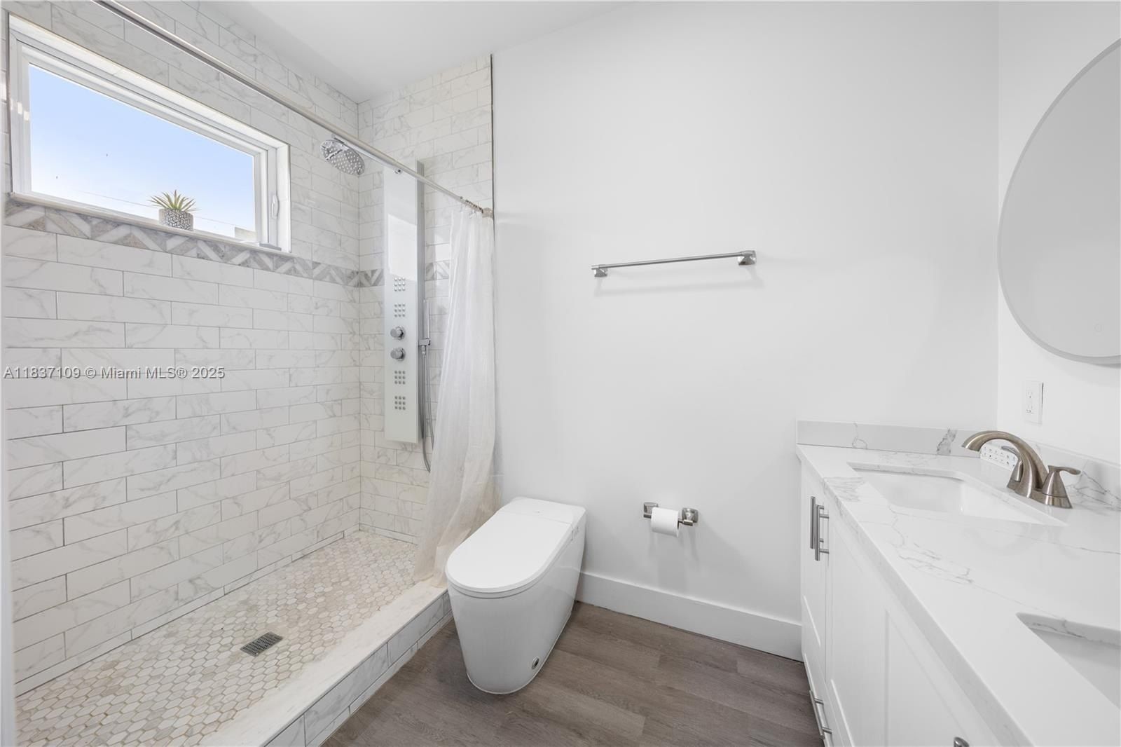 11128 Nw 17Th Ave 12. Miami, FL 33167