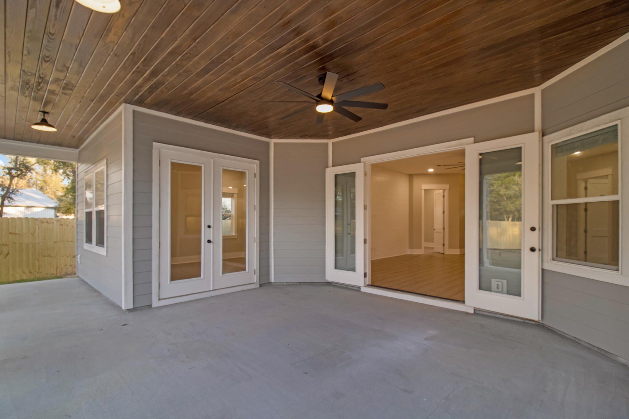 258 W Bayou Forest Drive. Freeport, FL 32439