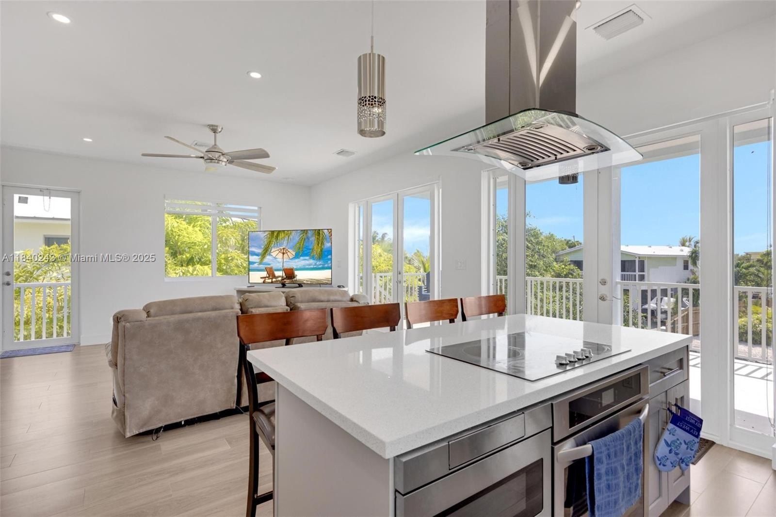 142 Peg Leg Ln. Summerland Key, FL 33042