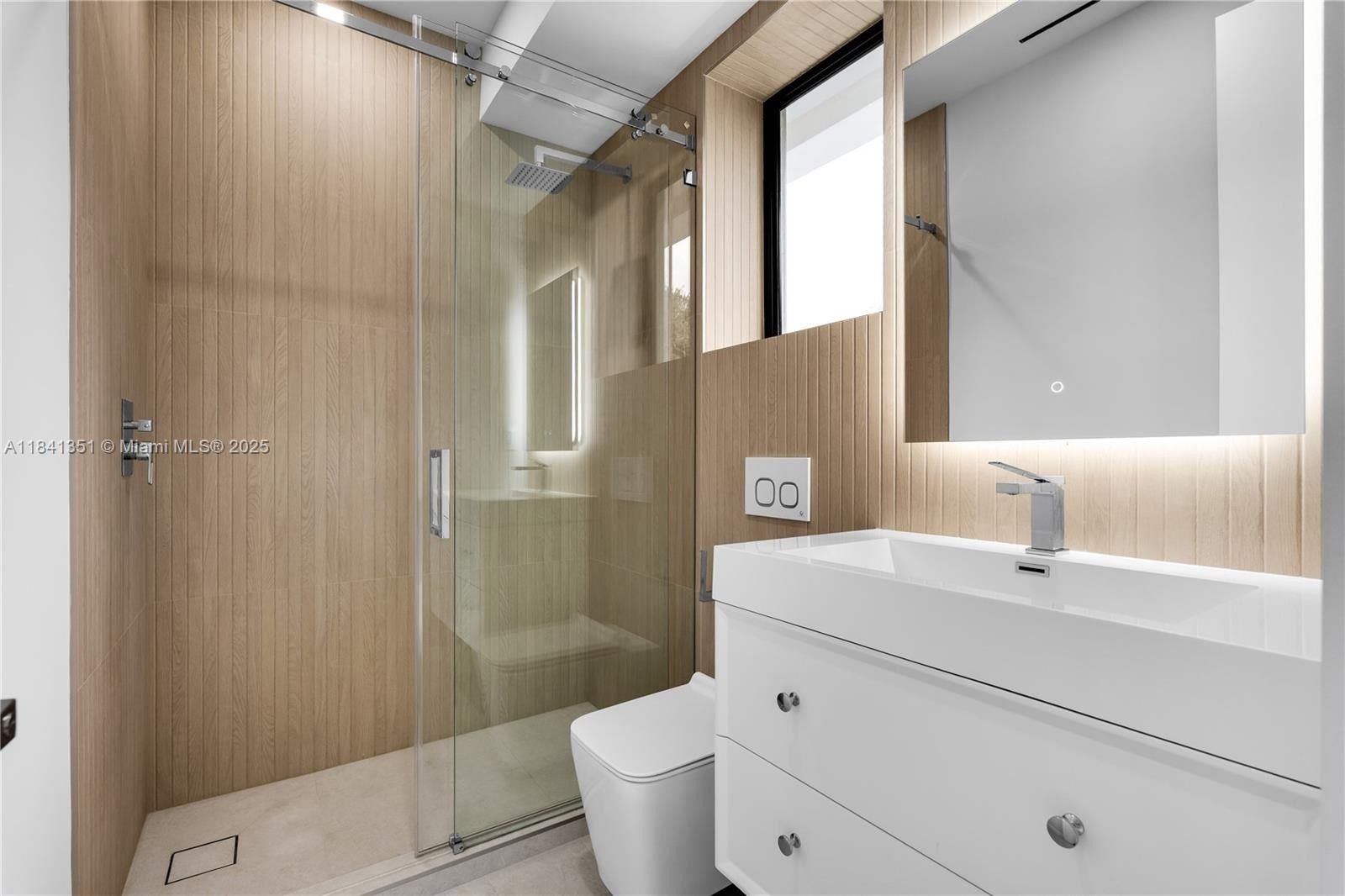 285 Woodcrest Rd. Key Biscayne, FL 33149