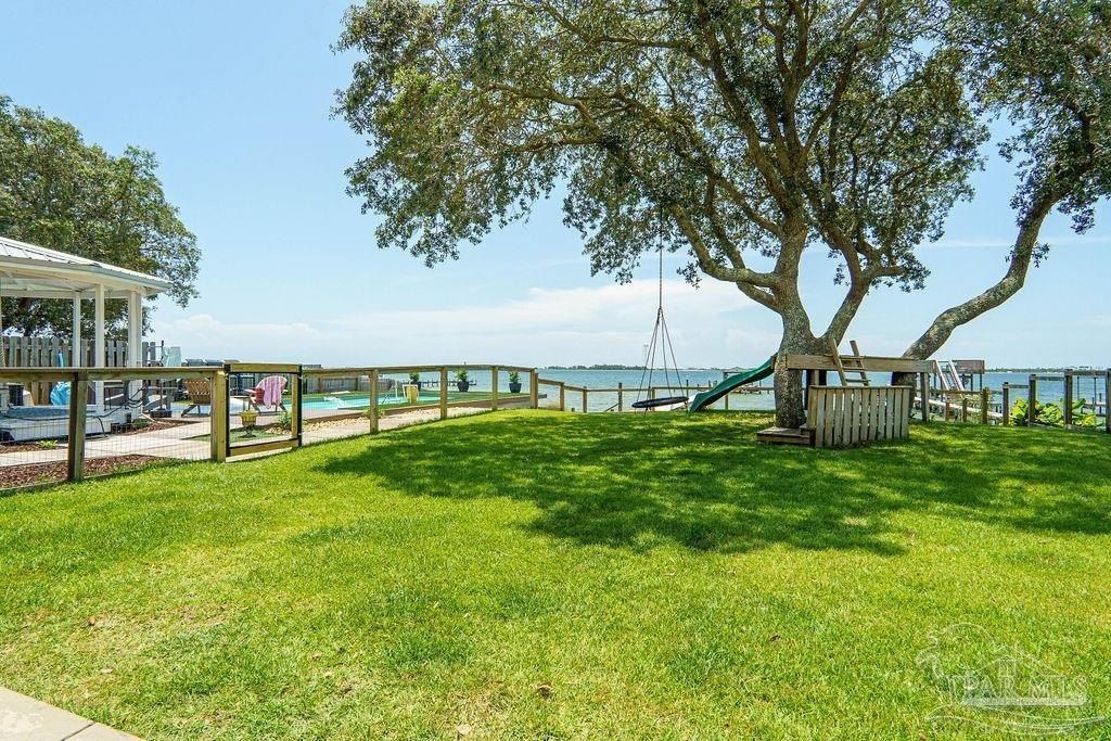 2035 S Wind Trace Rd. Navarre, FL 32566