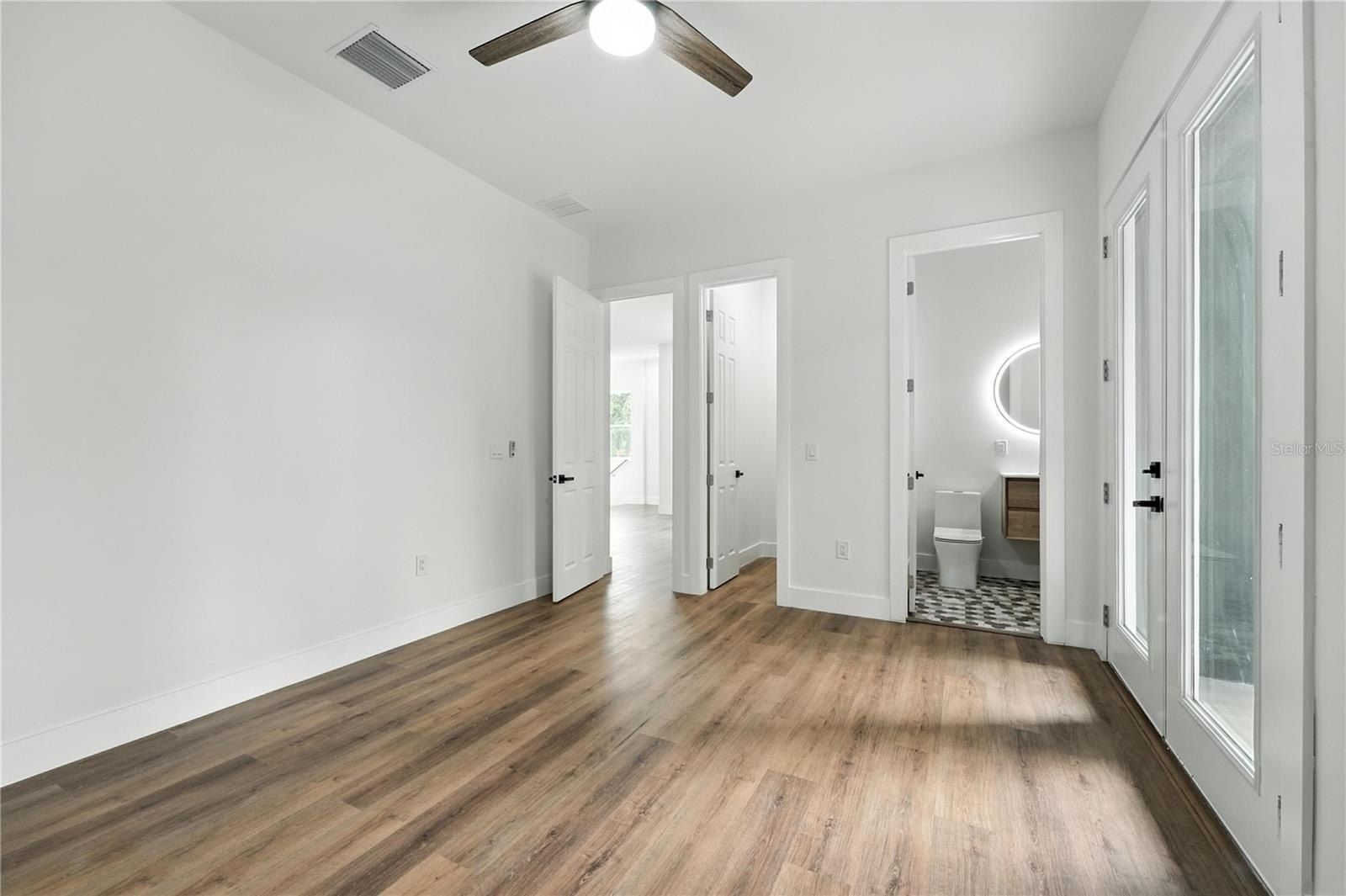 1518 Cloverlawn Avenue. Orlando, FL 32806