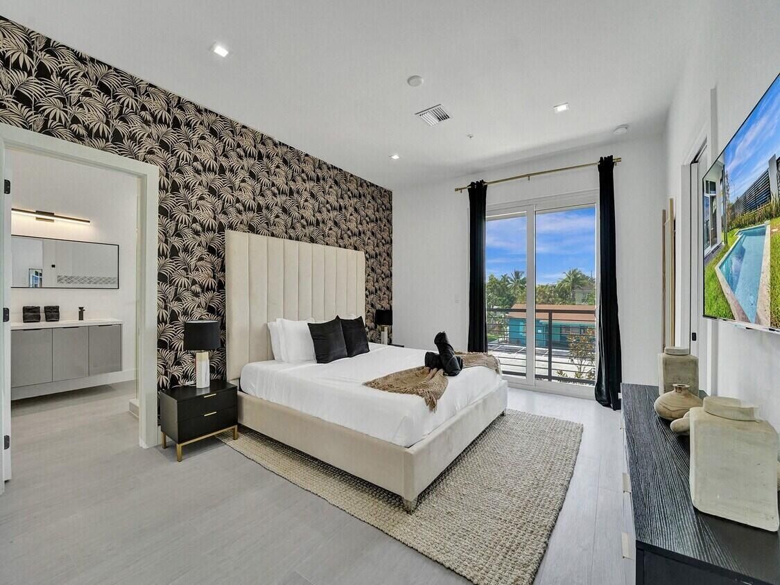 1220 Ne 15Th Avenue. Fort Lauderdale, FL 33304