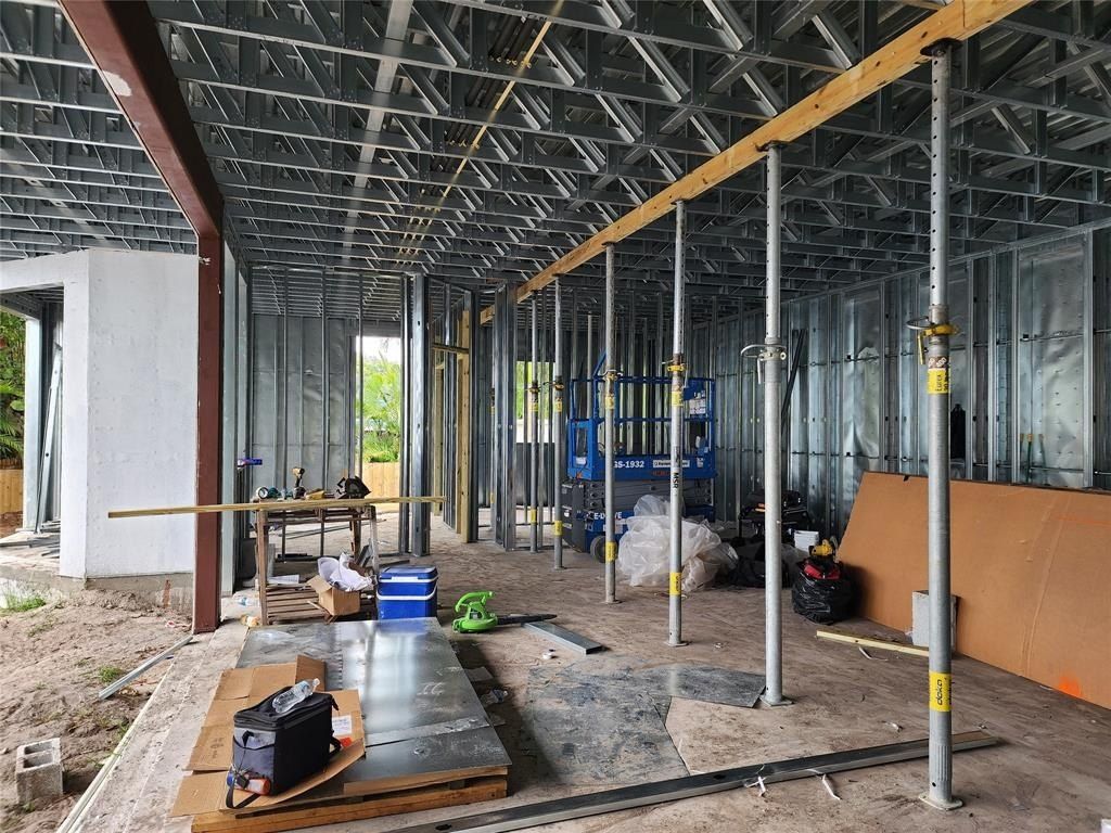 40 Ne 16Th Pl. Fort Lauderdale, FL 33305