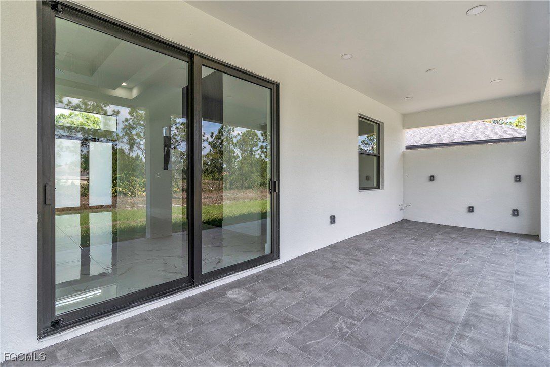 1025 Gladys Street. Lehigh Acres, FL 33974