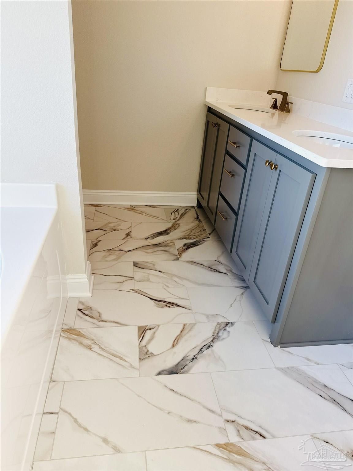 7929 Twin Lake Dr. Milton, FL 32583