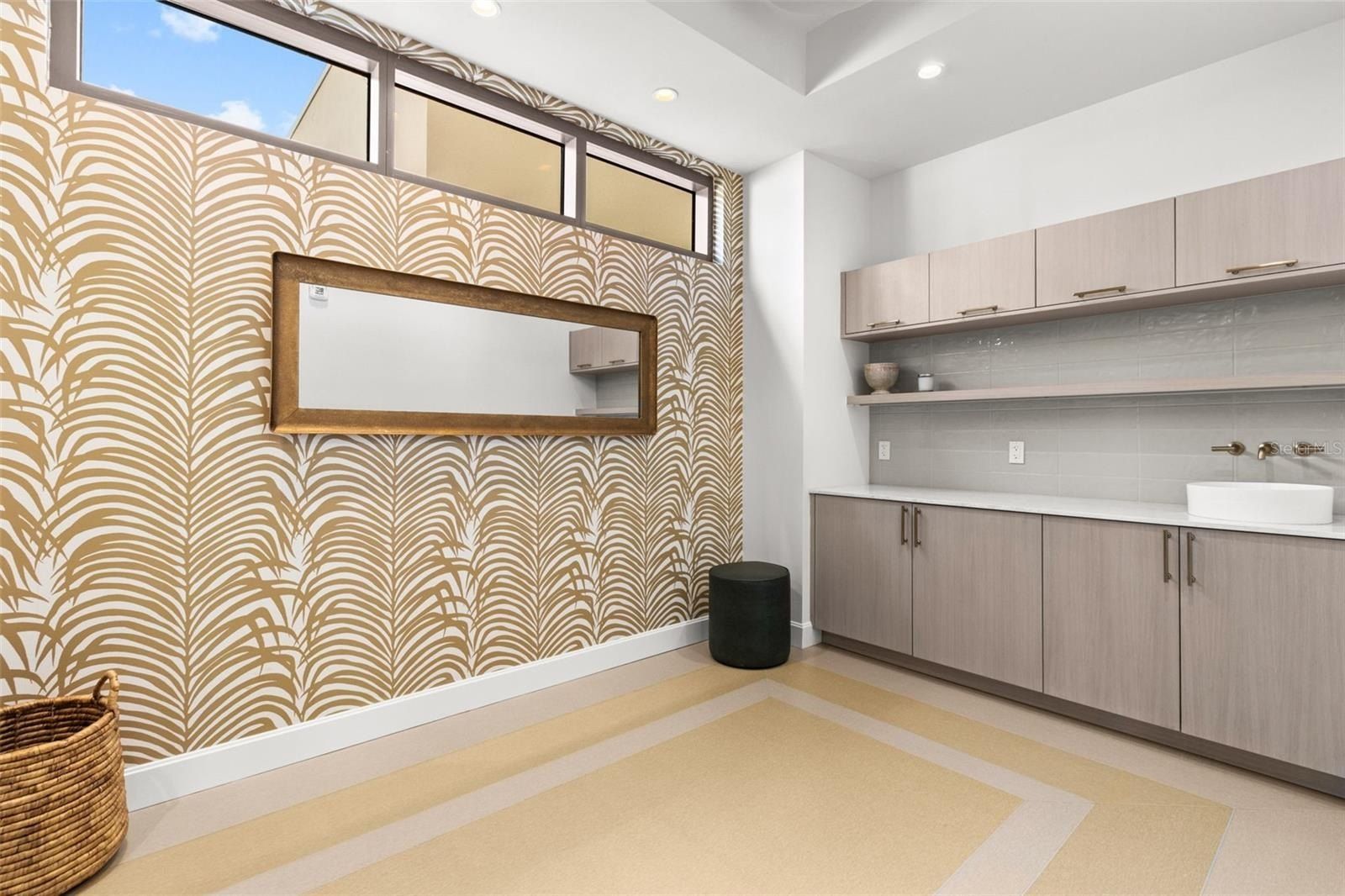 126 4Th Avenue Ne. St Petersburg, FL 33701