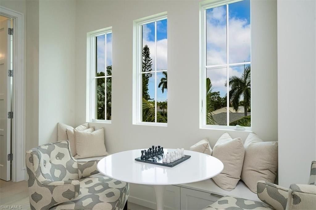 1645 Bonita. Naples, FL 34102