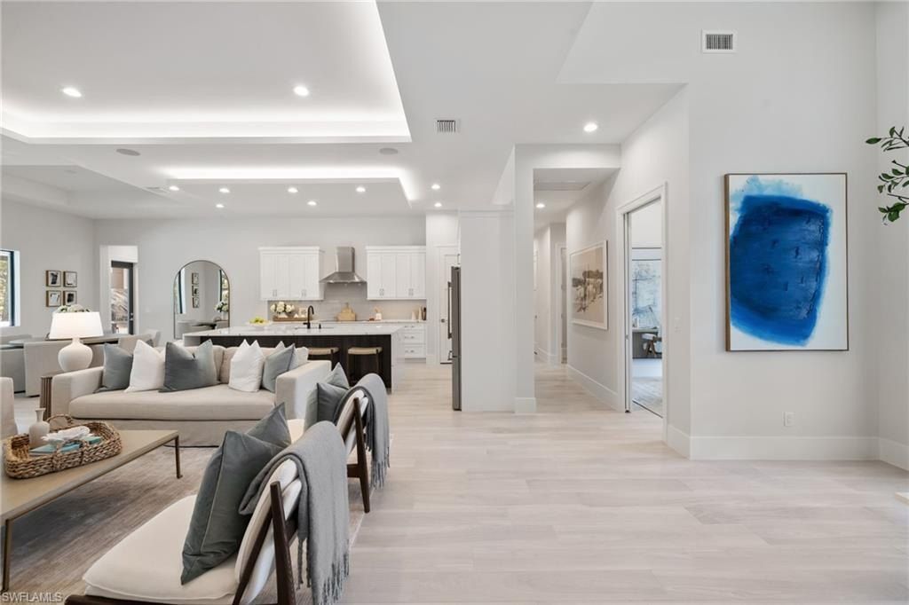 4751 1St. Naples, FL 34119