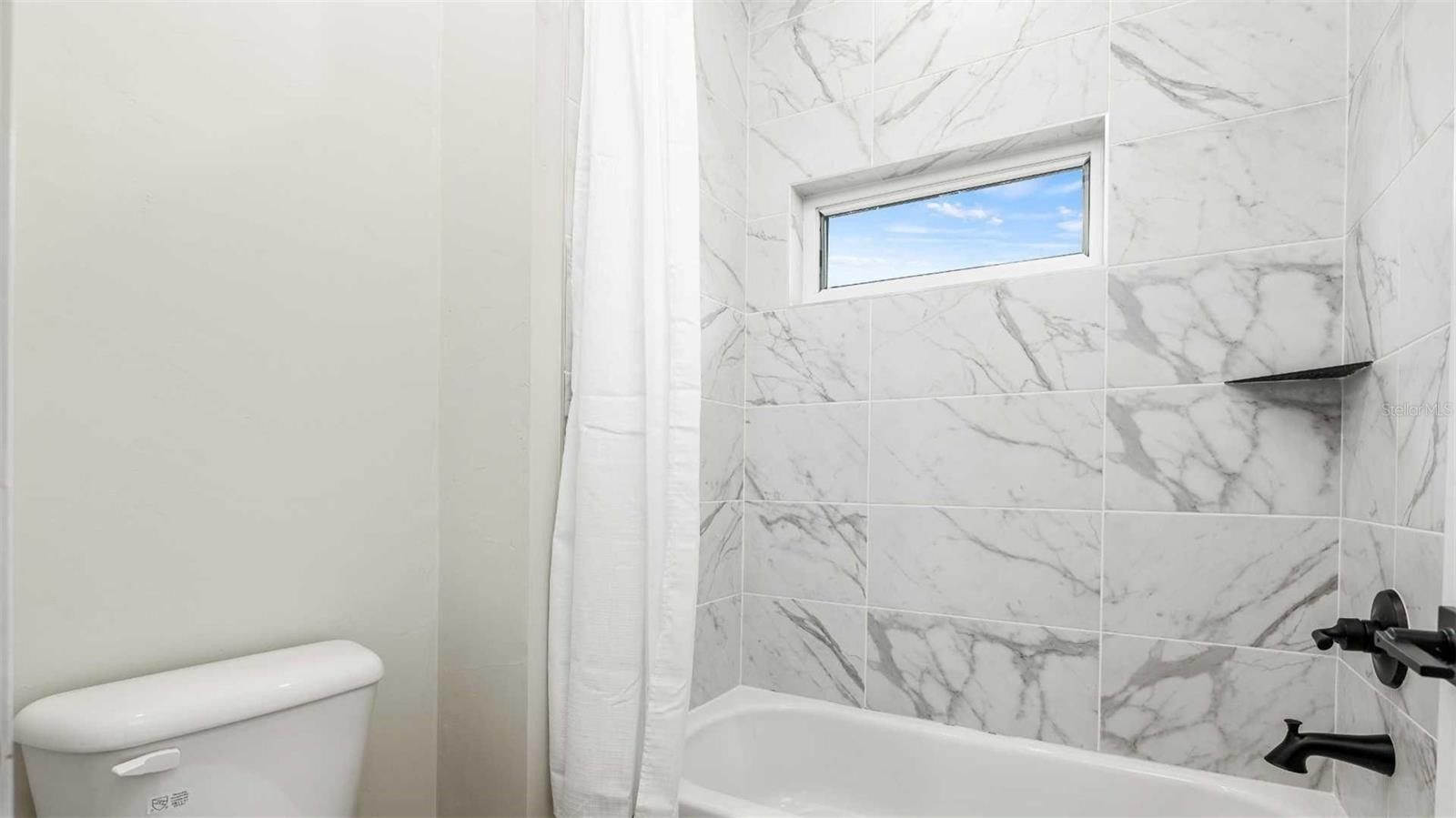 10055 Fox Hollow Drive. Hampton, FL 32044