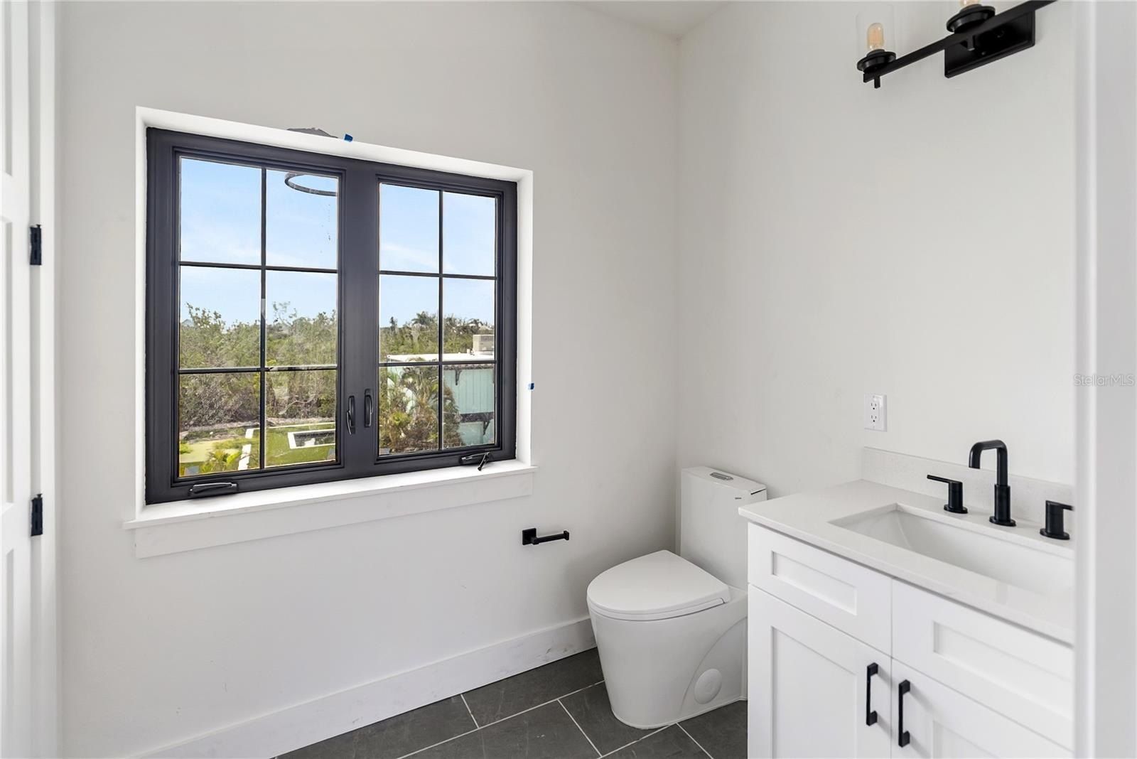 569 Bayview Drive. Longboat Key, FL 34228