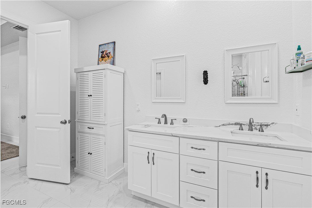 7005 Berwick Circle. Labelle, FL 33935