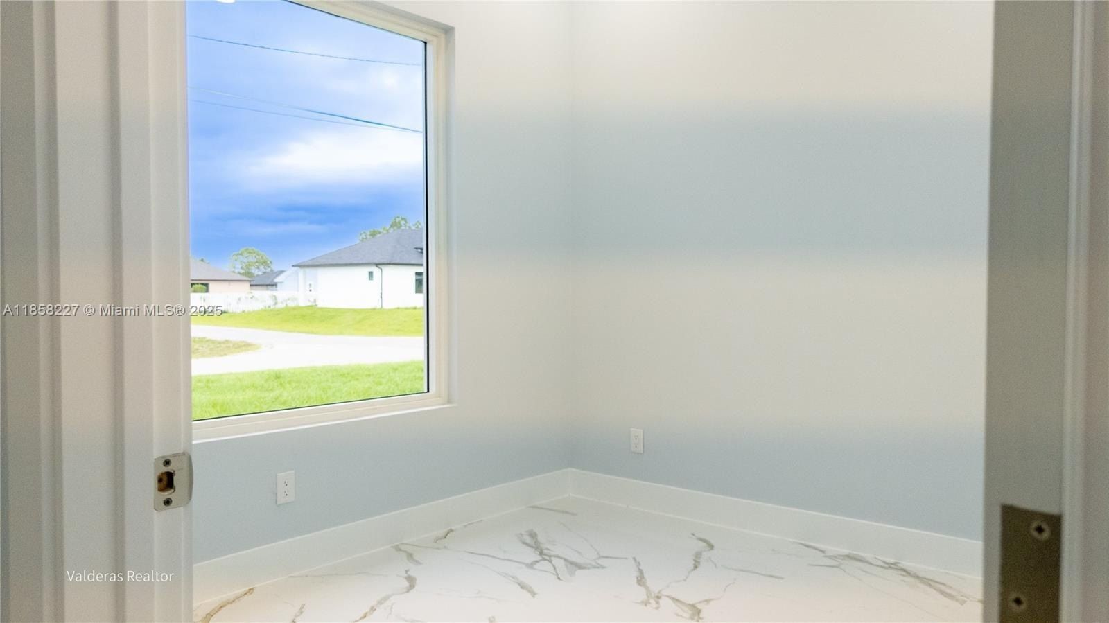 2901 Sw 27Th St Sw. Lehigh Acres, FL 33976