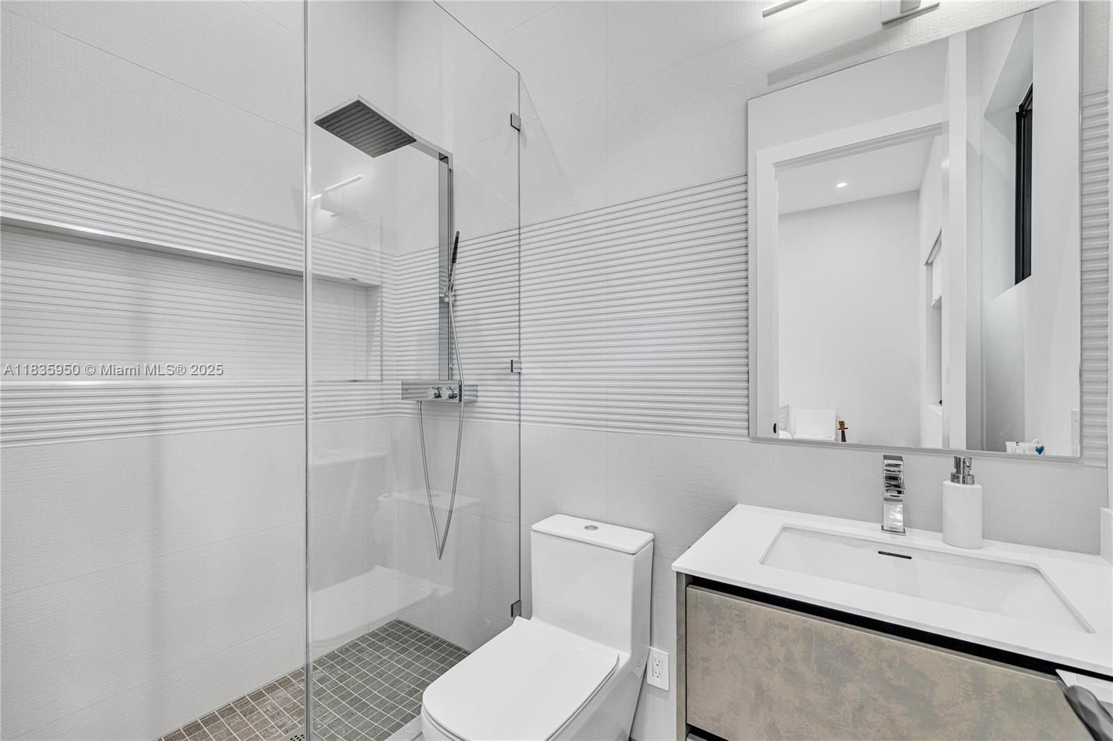 7699 Sw 118Th St. Pinecrest, FL 33156