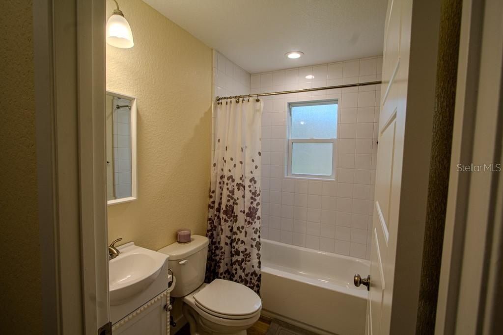 200 Hour Glass Circle. Hawthorne, FL 32640