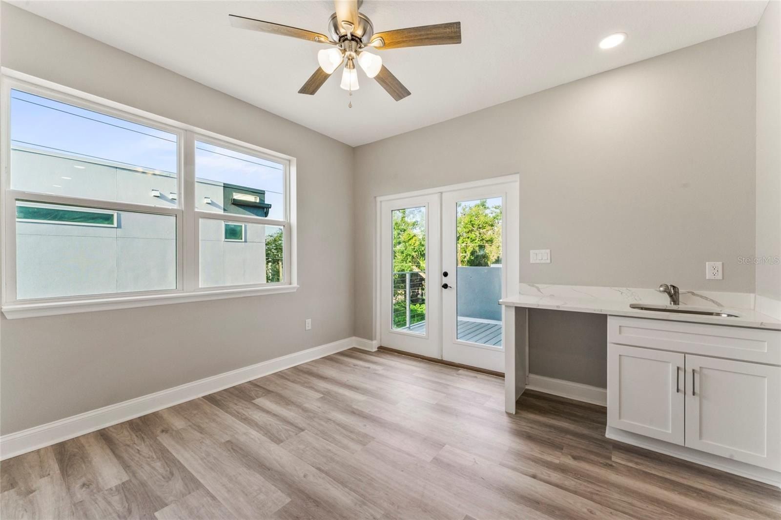 809 W Linebaugh Ave. Tampa, FL 33612