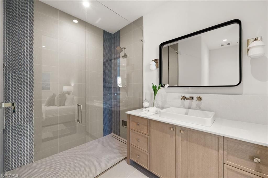 506 Neapolitan. Naples, FL 34103