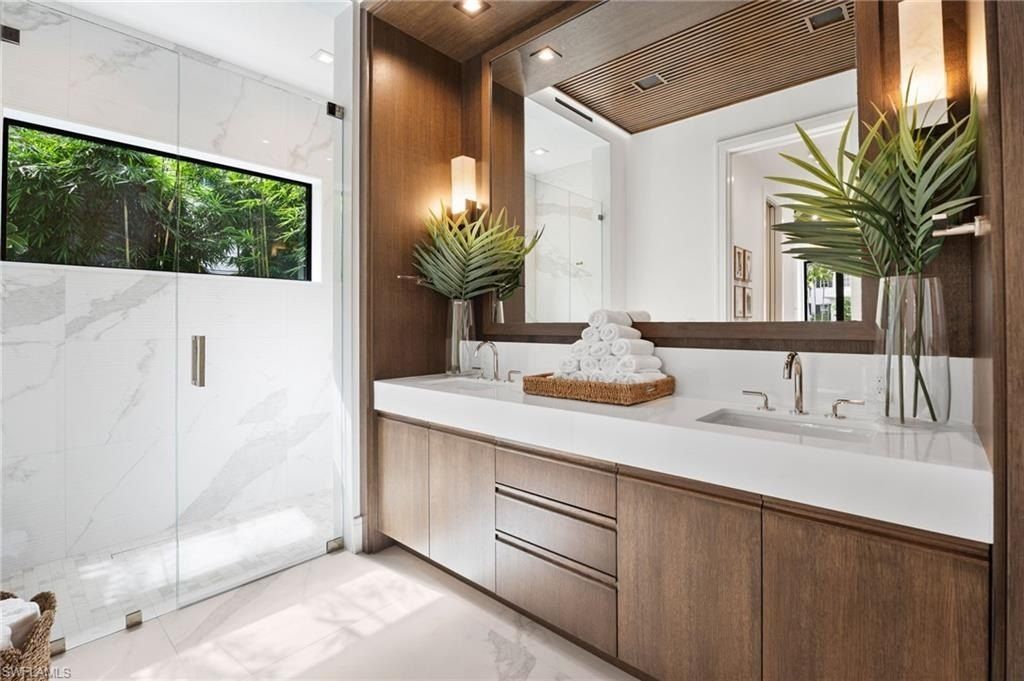 273 10Th. Naples, FL 34102