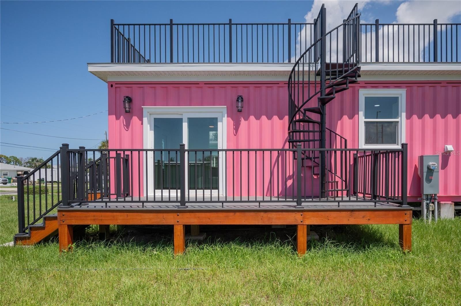 1761 Winstan Avenue. Englewood, FL 34223